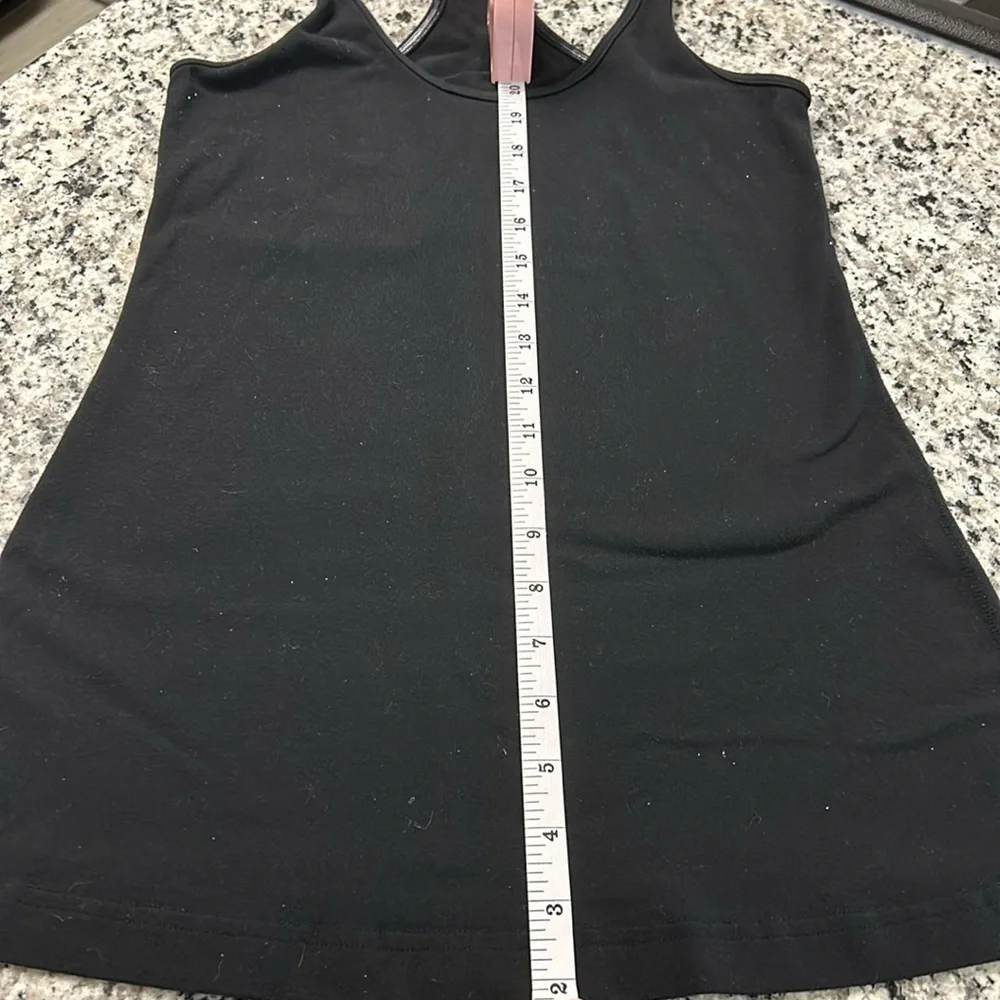 Lululemon Razorback Tee - Picture 8 of 8